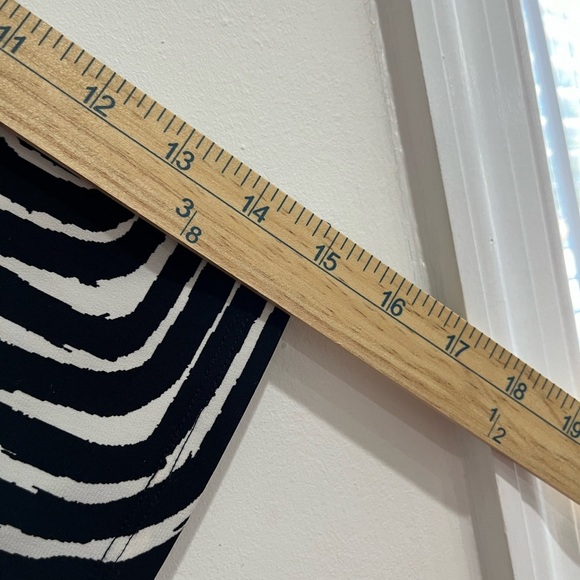 Chico's Black and White Zebra Print Top H-3 - Picture 6 of 9